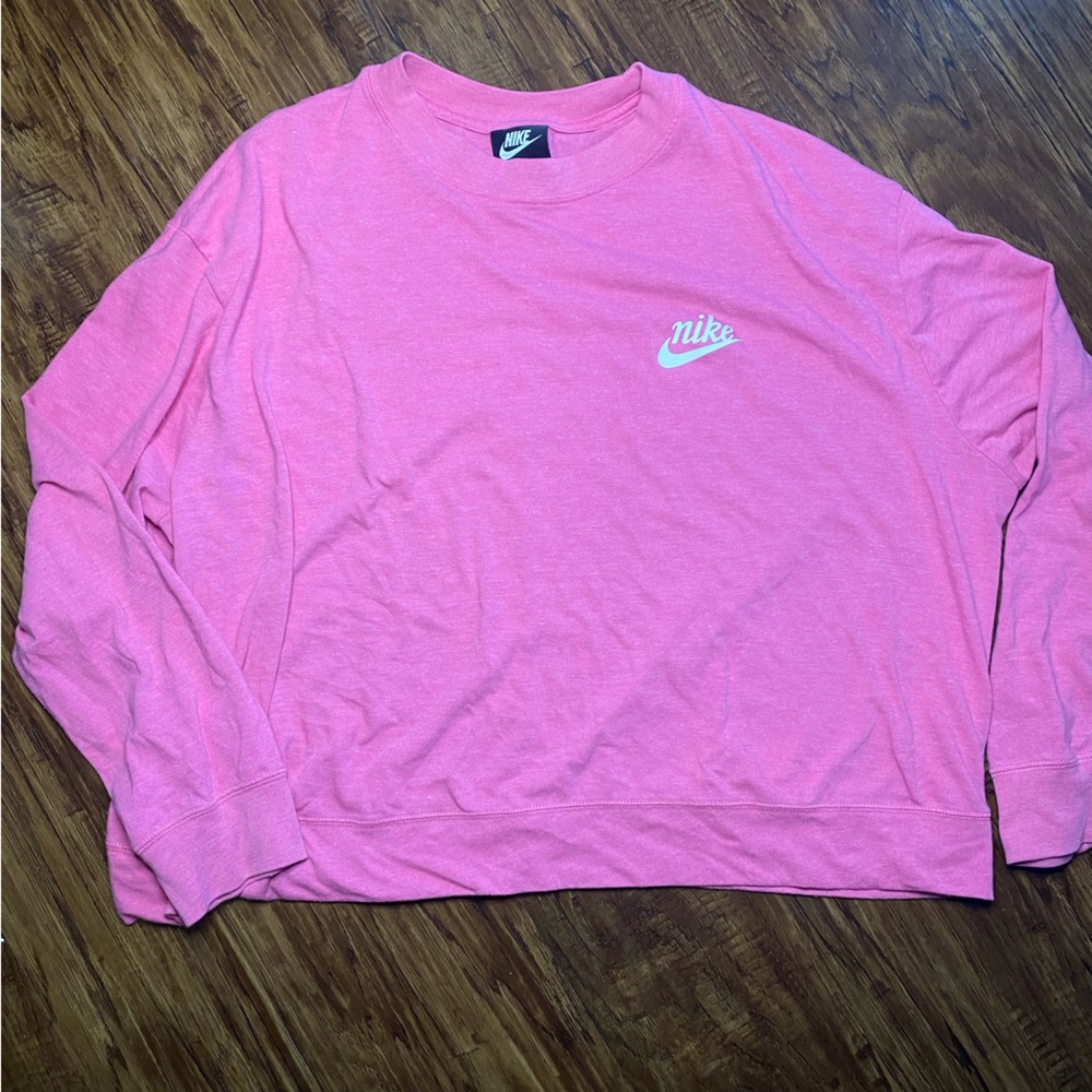 pink nike cropped long sleeve